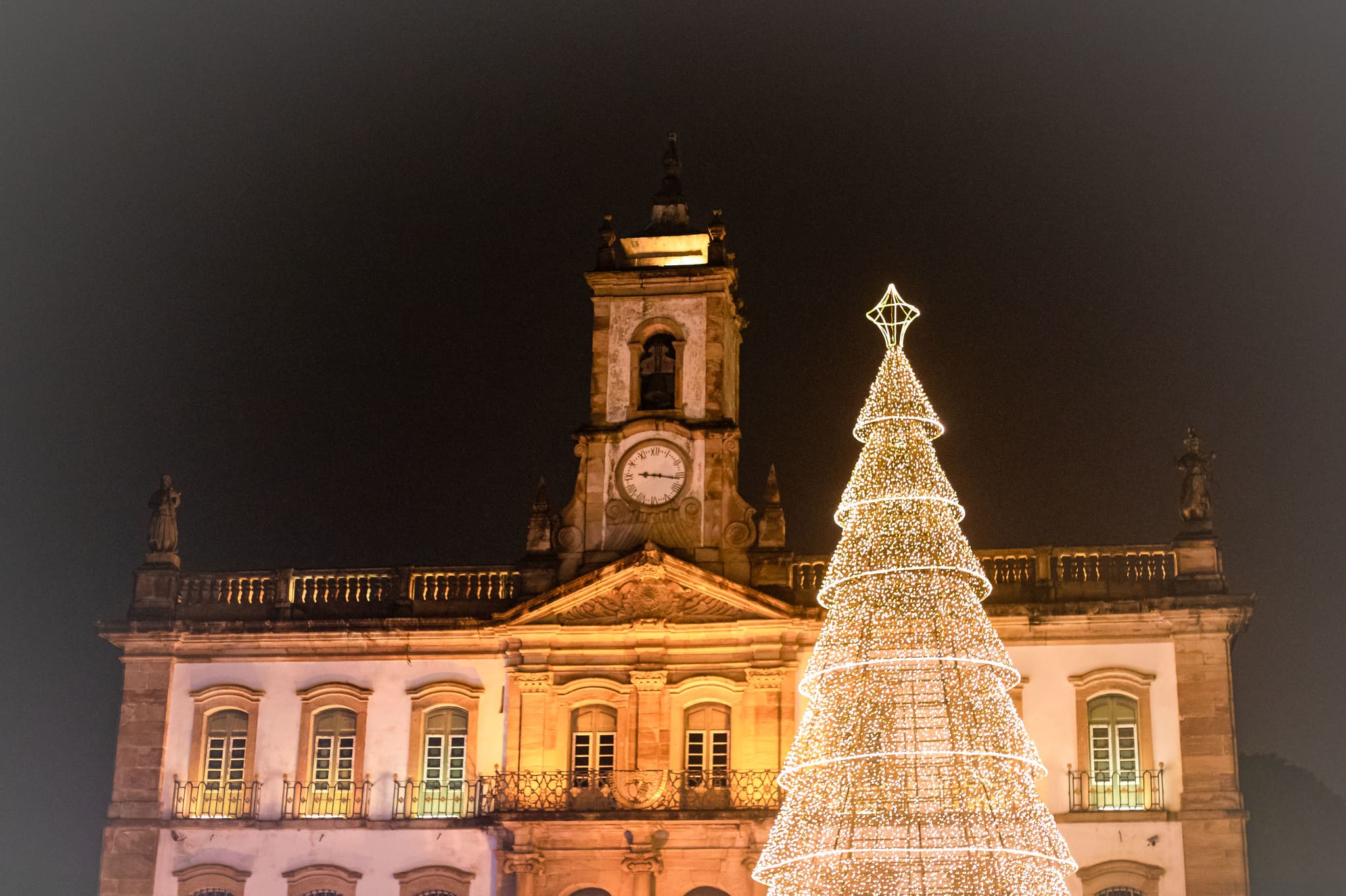 Luz, cultura e religiosidades no Natal de Ouro Preto, patrimônio cultural mundial